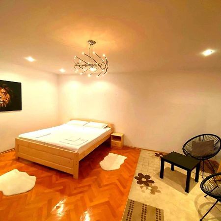 Arina'S Apartments Brasov Exterior photo