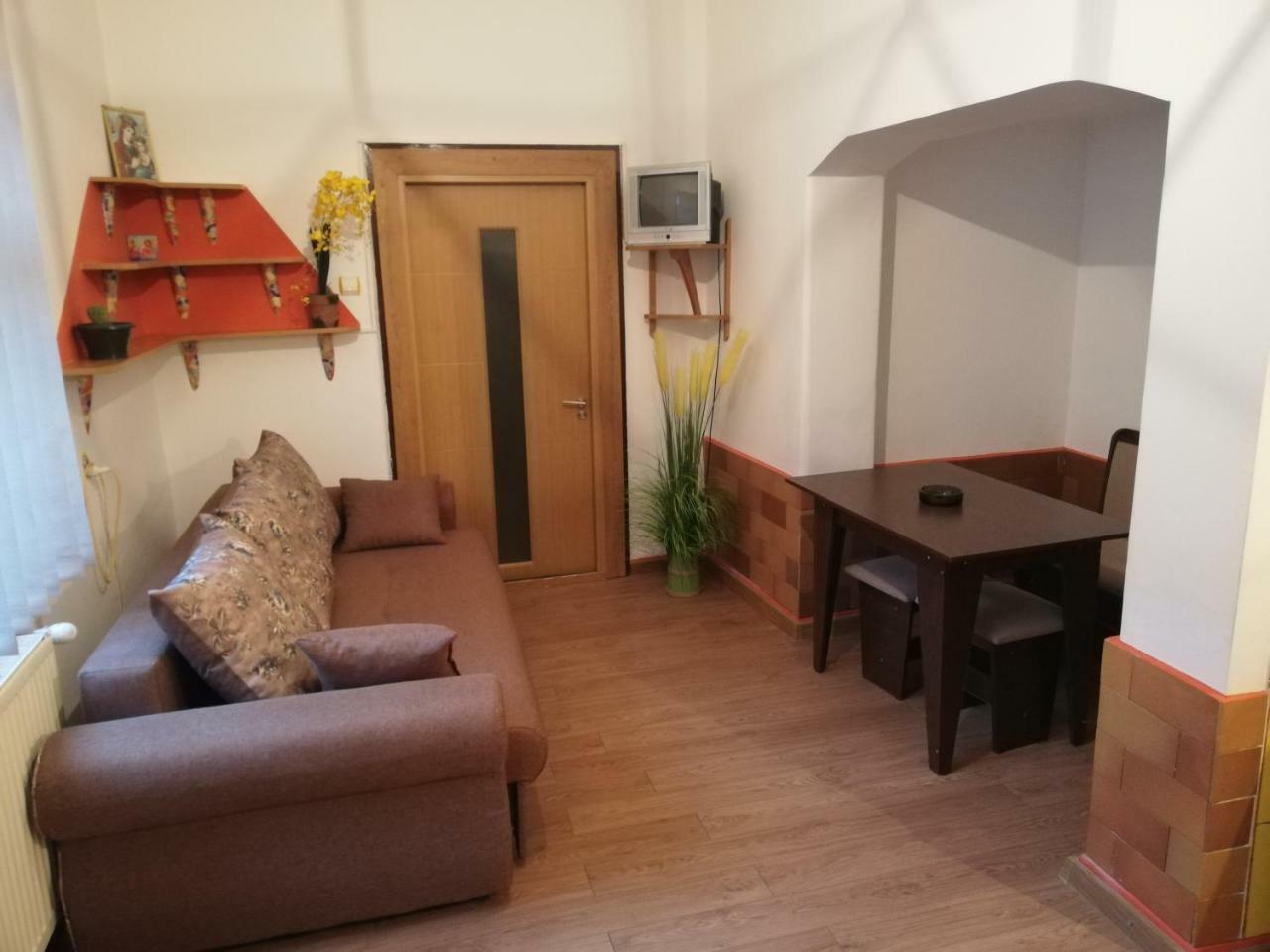 Arina'S Apartments Brasov Exterior photo